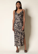 ABSTRACT TIE DYE ANIMAL