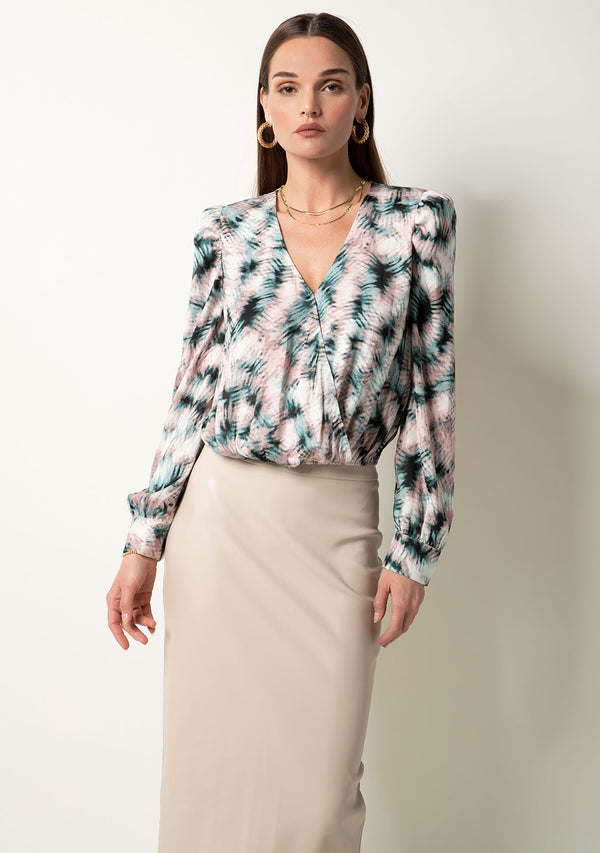 RADIATING BRUSHSTROKE